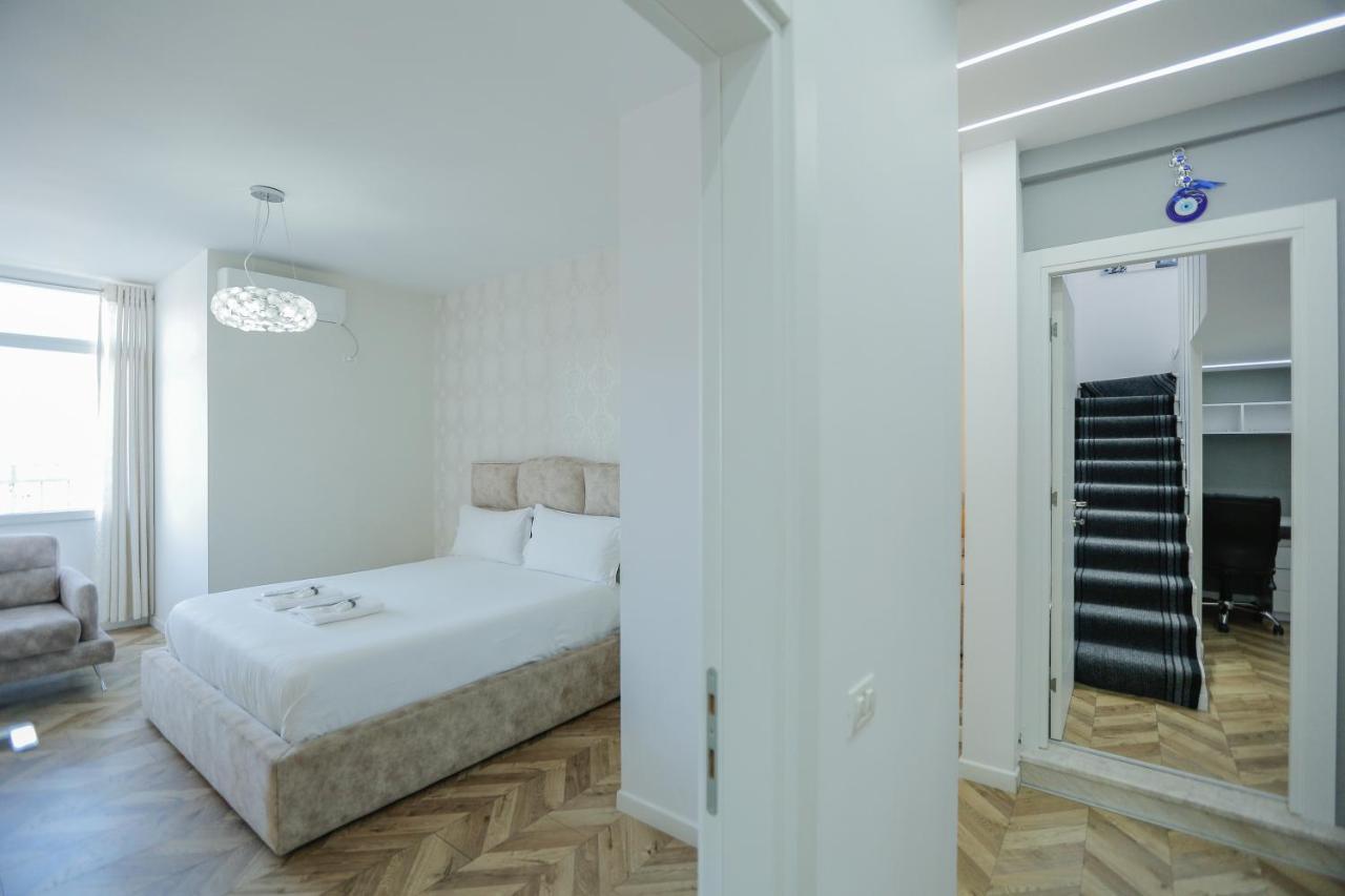 Miku Apartments-Luxury City View At Wilson Square Tirana Exterior foto