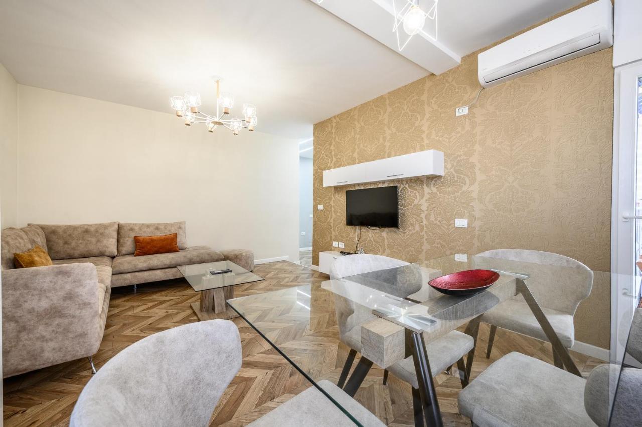 Miku Apartments-Luxury City View At Wilson Square Tirana Exterior foto