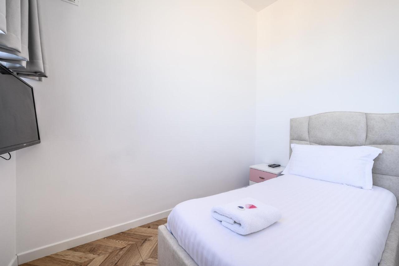 Miku Apartments-Luxury City View At Wilson Square Tirana Exterior foto
