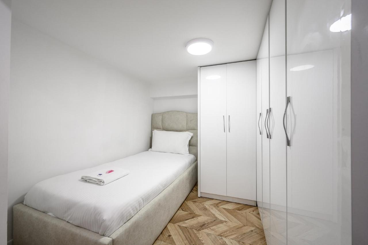Miku Apartments-Luxury City View At Wilson Square Tirana Exterior foto